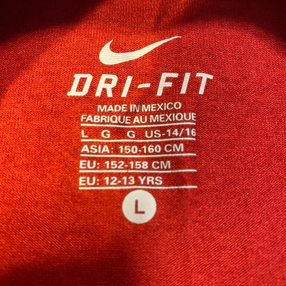 nike tee - Picture 2 of 2